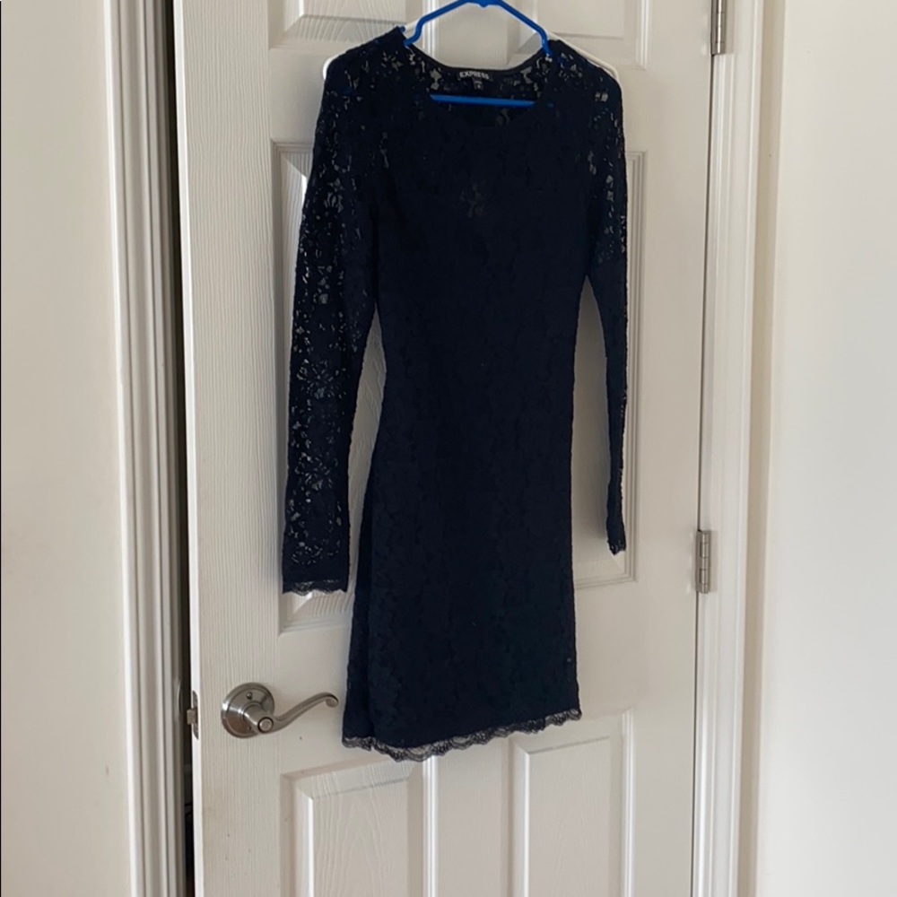 Long sleeve black lace backless dress